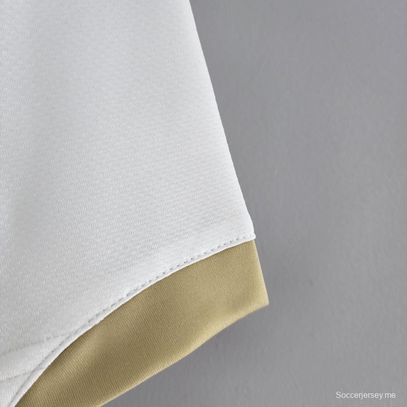 قميص مانشستر يونايتد القديم 06/07 خارج الديار لمانشستر يونايتد
