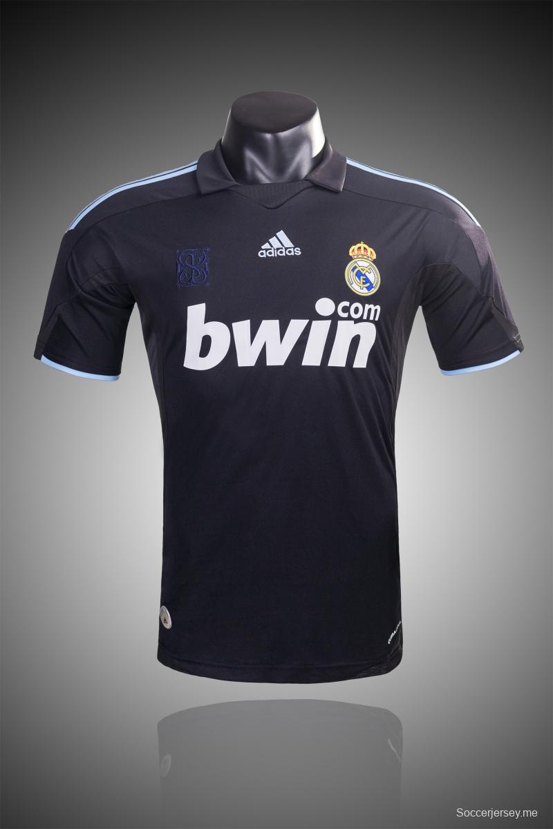 قميص كرة القدم RETRO 09/10 ريال مدريد خارج ملعبه
