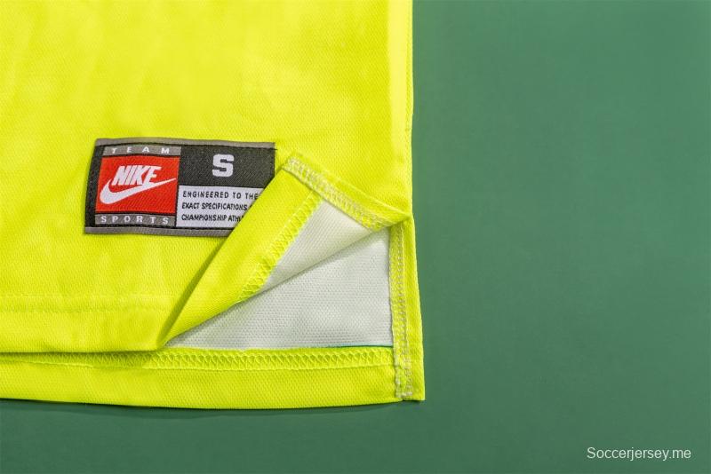 قميص ريترو 96/97 دورتموند في دوري أبطال أوروبا لكرة القدم على أرضه
