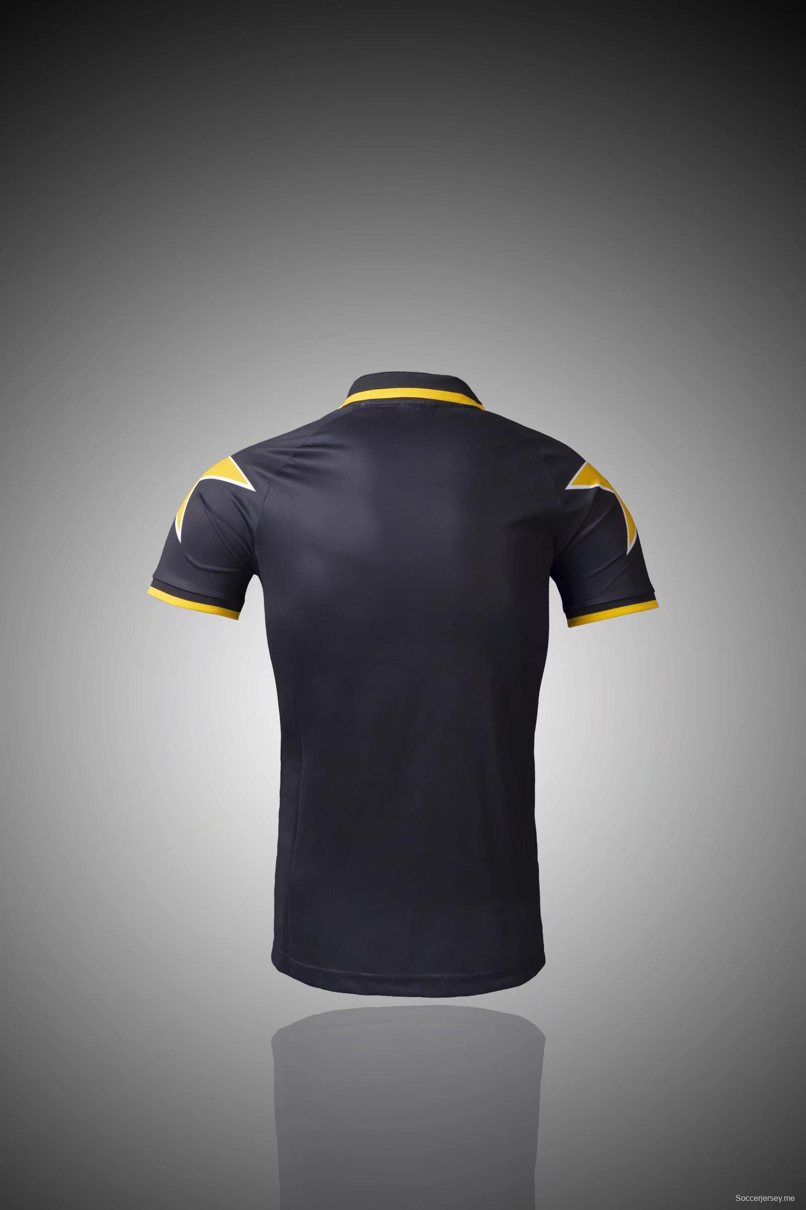 قميص كرة القدم ريترو 95/97 يوفنتوس خارج ملعبه
