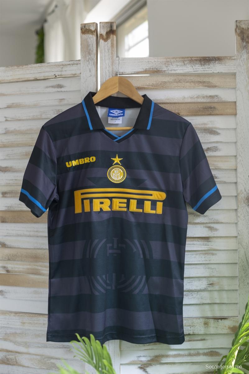 قميص كرة القدم RETRO 97/98 المباراة الثانية خارج الديار لإنتر ميلانو
