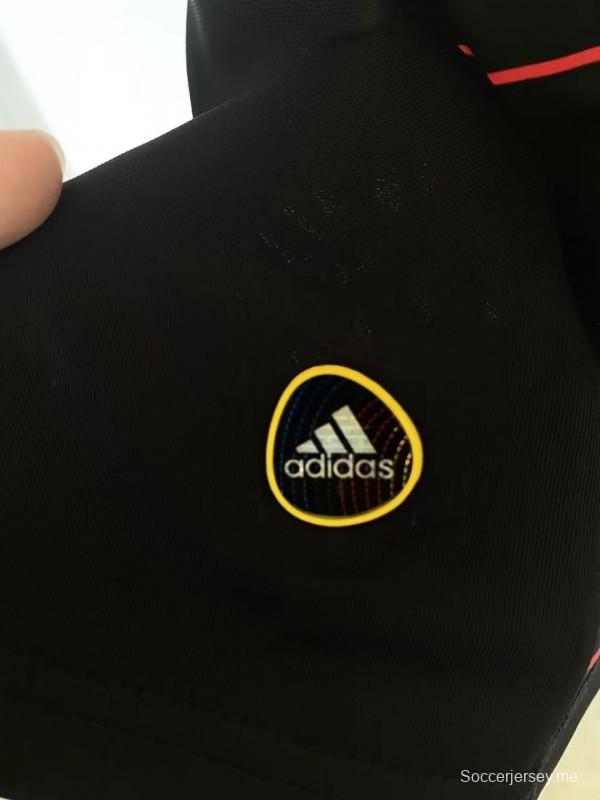 قميص إيه سي ميلان الثالث الرجعي 10/11 ريترو 10/11 أسود اللون أسود اللون
