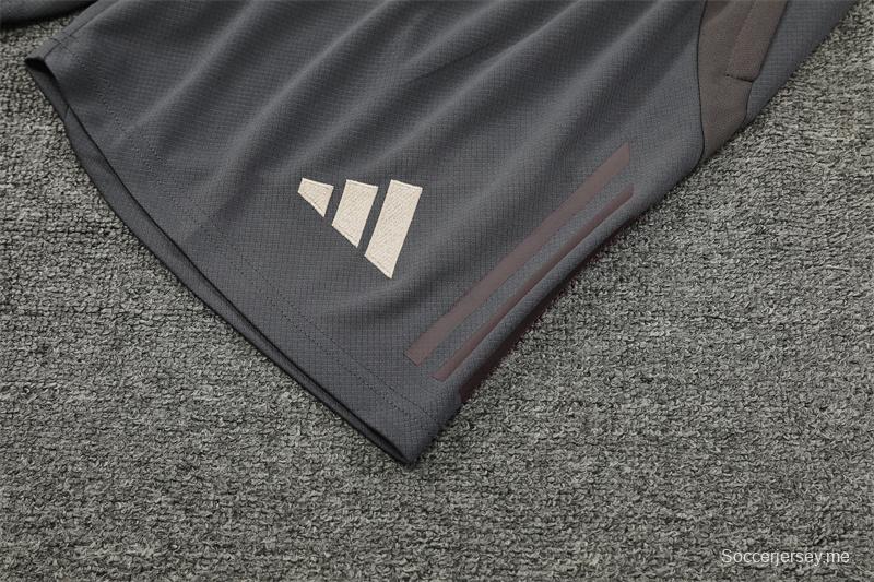 24/25 ريال مدريد قميص قصير الأكمام وردي اللون الوردي + شورت قصير الأكمام
