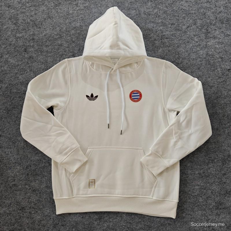 24/25 بايرن ميونيخ 24/25 هودي بايرن ميونيخ أزرق/أحمر/أسود/بيج/رمادي مع شارة سوداء