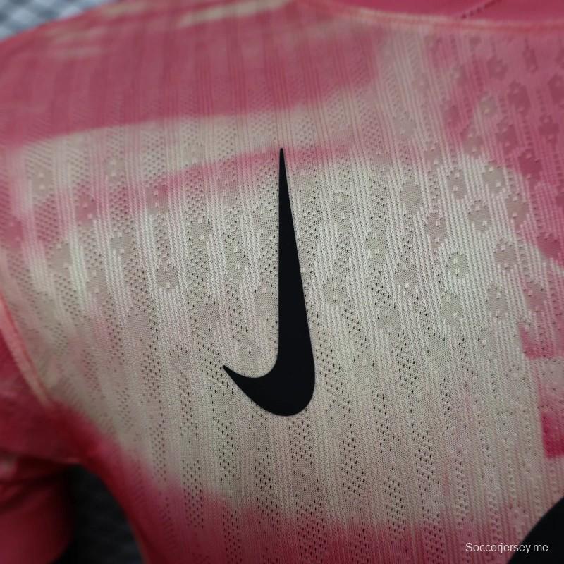 25/26 نسخة اللاعب 25/26 قميص الذكرى 125 لبرشلونة إصدار خاص وردي اللون الوردي