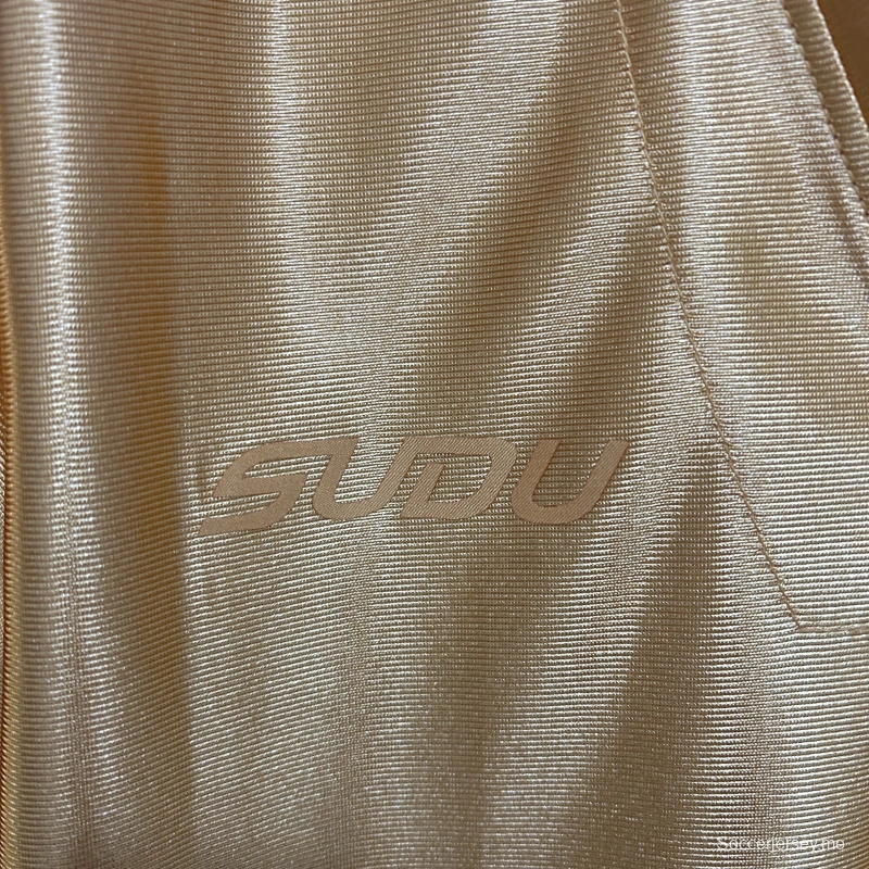 25/26 الذئاب الذكرى السنوية الـ 70 للذئاب الصفراء