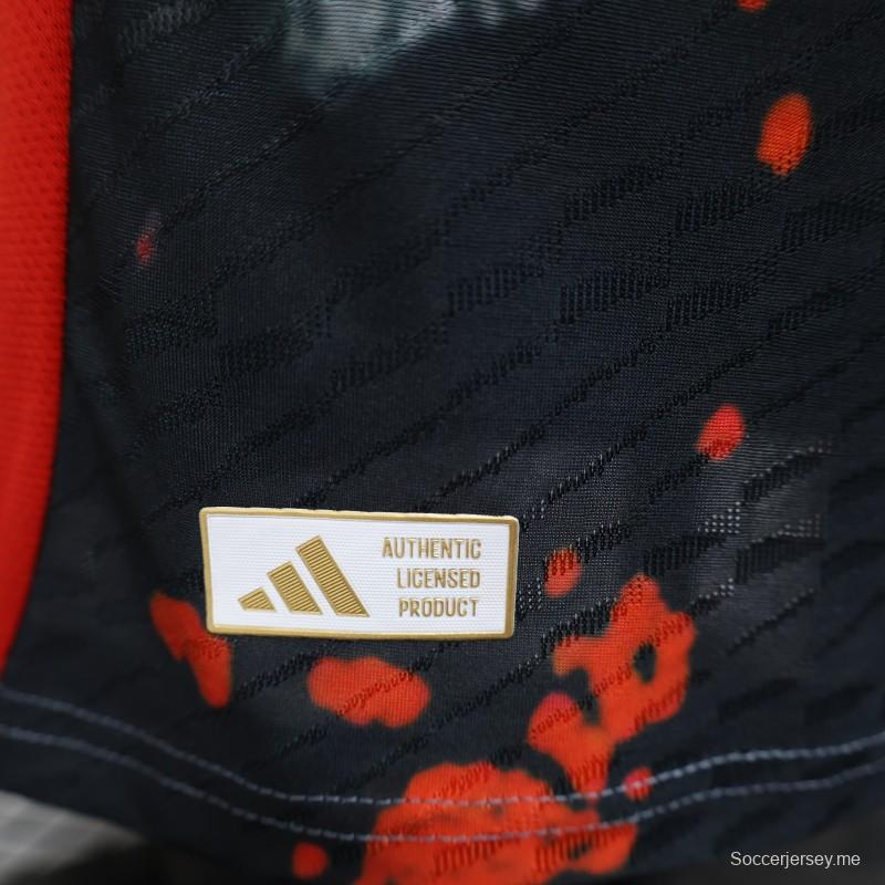 نسخة اللاعب 25/26 من قميص ريال مدريد بنمط الرسم بالحبر الصيني بنسخة محدودة مع راعي طيران الإمارات