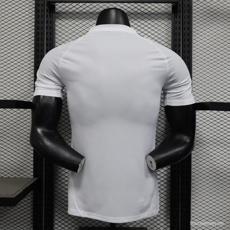 نسخة اللاعب 25/26 قميص أرسنال أبيض مع قميص راعي طيران الإمارات