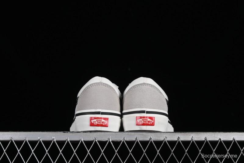 Vans Old Skool Reissue 136 Low-Top Skate Shoes with Detachable Cushioned Insole - VN000MT6KIG