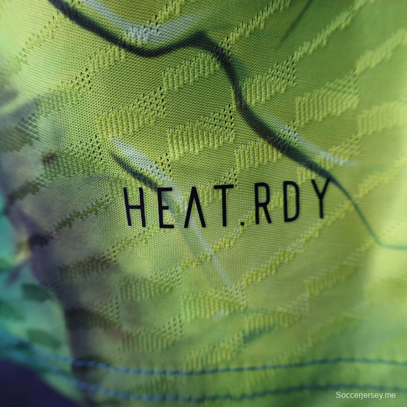 إصدار 25/26 لاعب 25/26 نسخة ريال مدريد الخاصة