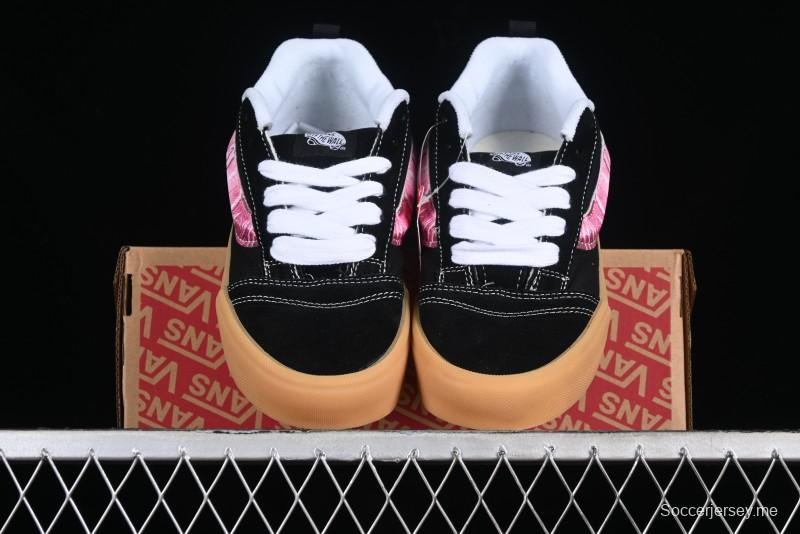 Vans Classics Knu Skool Vulcanized Skate Shoes in Black & Pink - VN0014QC0BV