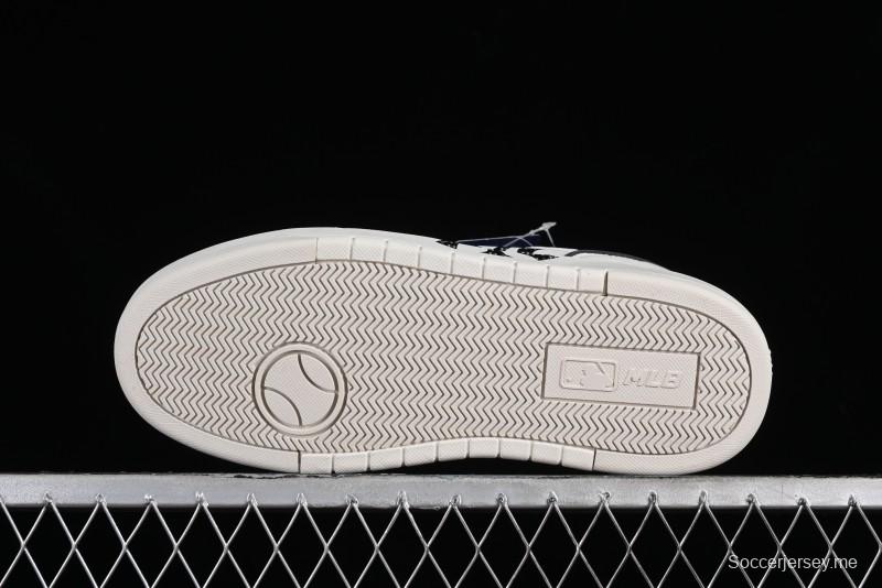 MLB Chunky Liner Basic New York Yankees Thick Sole Casual Sneakers with 6cm Height Increase - 3ASXCLR3N50WHS