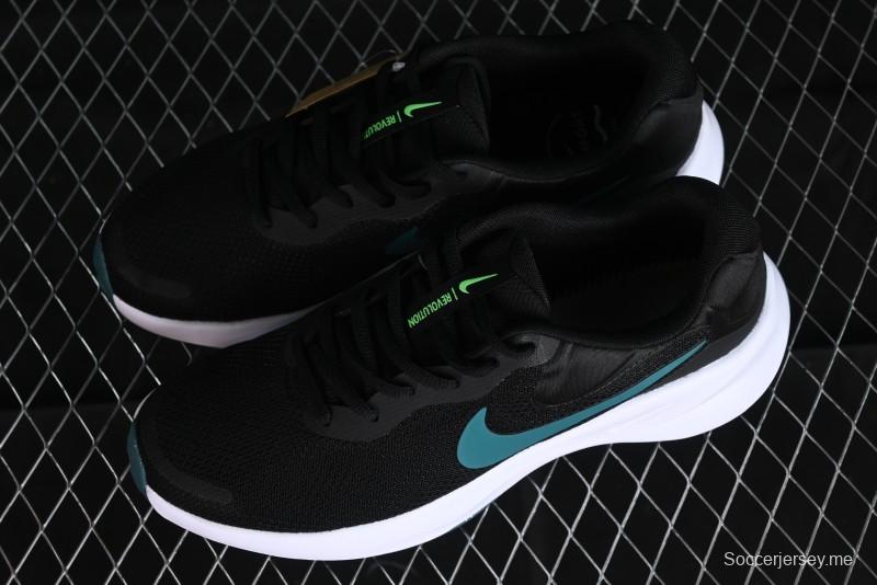 Nike Revolution 7 Wide Running Shoes with Breathable Mesh and Durable Cushioning - FB2207-004