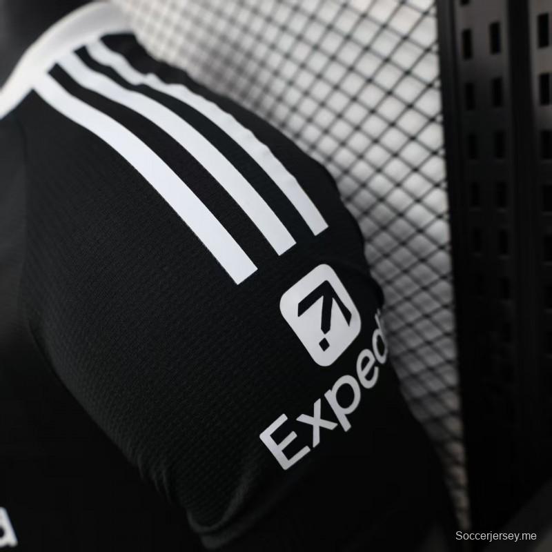 نسخة اللاعب 25/26 قميص حارس مرمى ليفربول الأسود 25/26