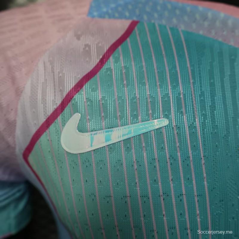 إصدار اللاعب 25/26 قميص نادي برشلونة 25/26 أخضر نعناعي بحواف وردية