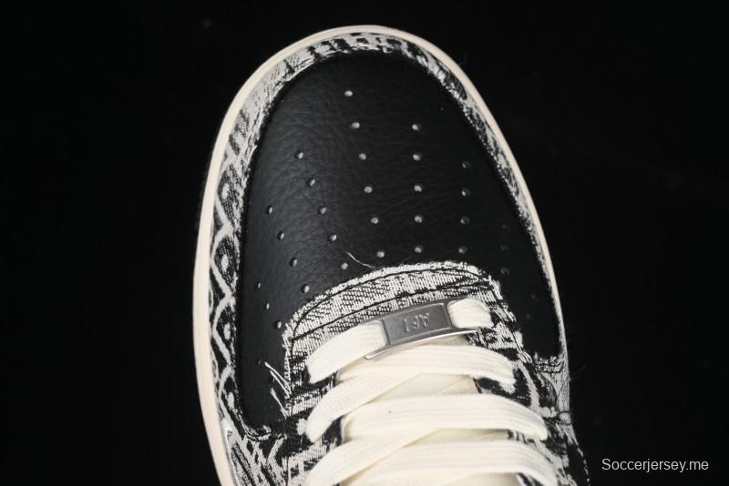 حذاء نايك اير فورس 1 '07 المنخفض من نايك اير فورس 1 '07 منخفض بنمط تعاون ديور أسود أبيض سووش سنيكرز كاجوال - XS1958-581