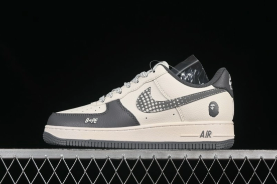 حذاء نايك اير فورس 1 '07 المنخفض من نايك اير فورس 1 '07 من بابي سنيكرز سنيكرز سوش ستار سووش كاجوال - XS1958-570