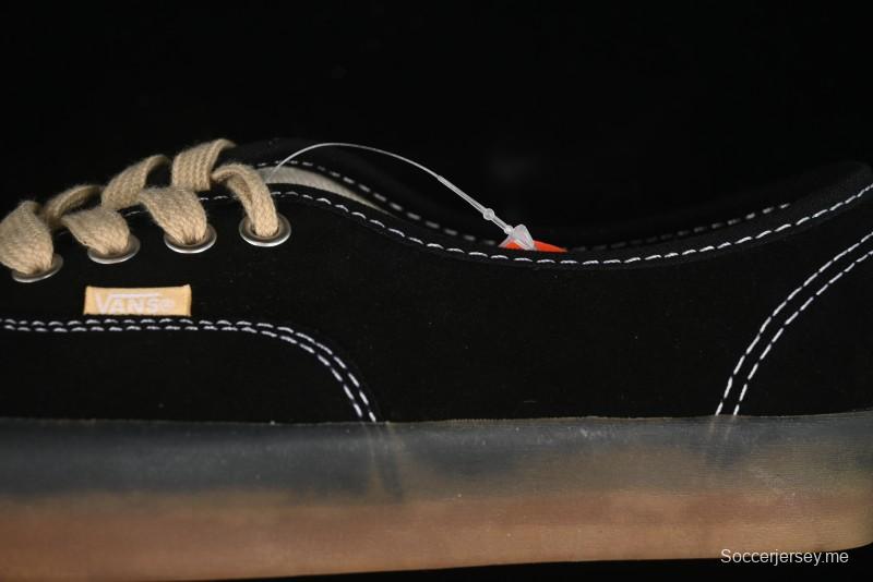 حذاء رياضي بريميوم أوثنتيك ريترو من فانس بنعل مطاطي شفاف - VN000CRCRQ6RJ