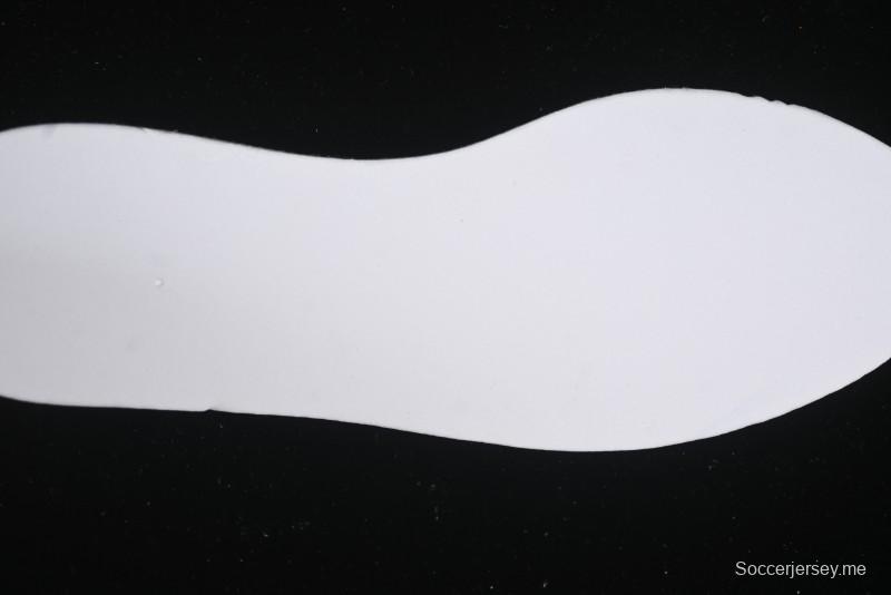 أديداس أوريجينالز جازيل بولد JR4244 من أديداس أوريجينالز حذاء رياضي منخفض الكعب بنعل متين مقاوم للانزلاق