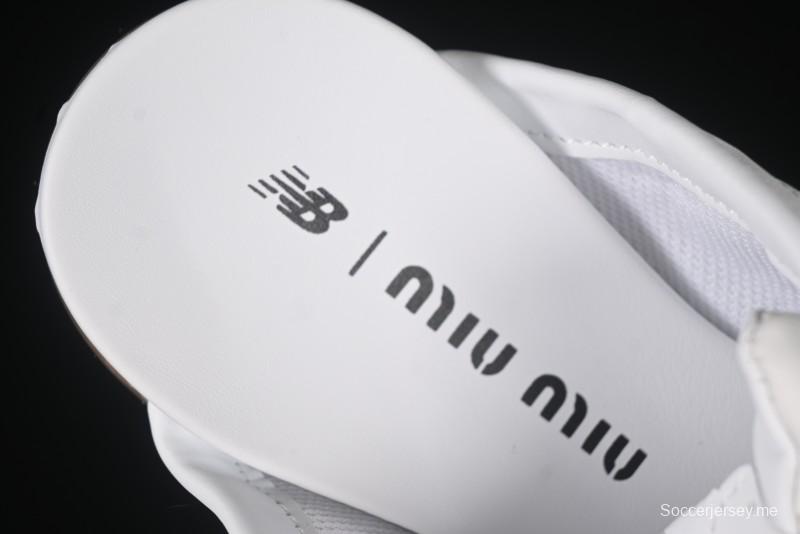 ميو ميو x نيو بالانس 530 حذاء رياضي كلاسيكي كلاسيكي منخفض الكمال من دون كعب - 530