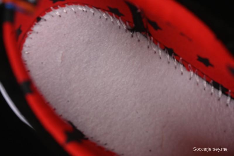 حذاء رياضي كاجوال برقبة منخفضة بنجمة واحدة من كونفرس بتصميم كاجوال بتعاون هالو كيتي - نجمة وردية وعقدة مطرزة - 163904C