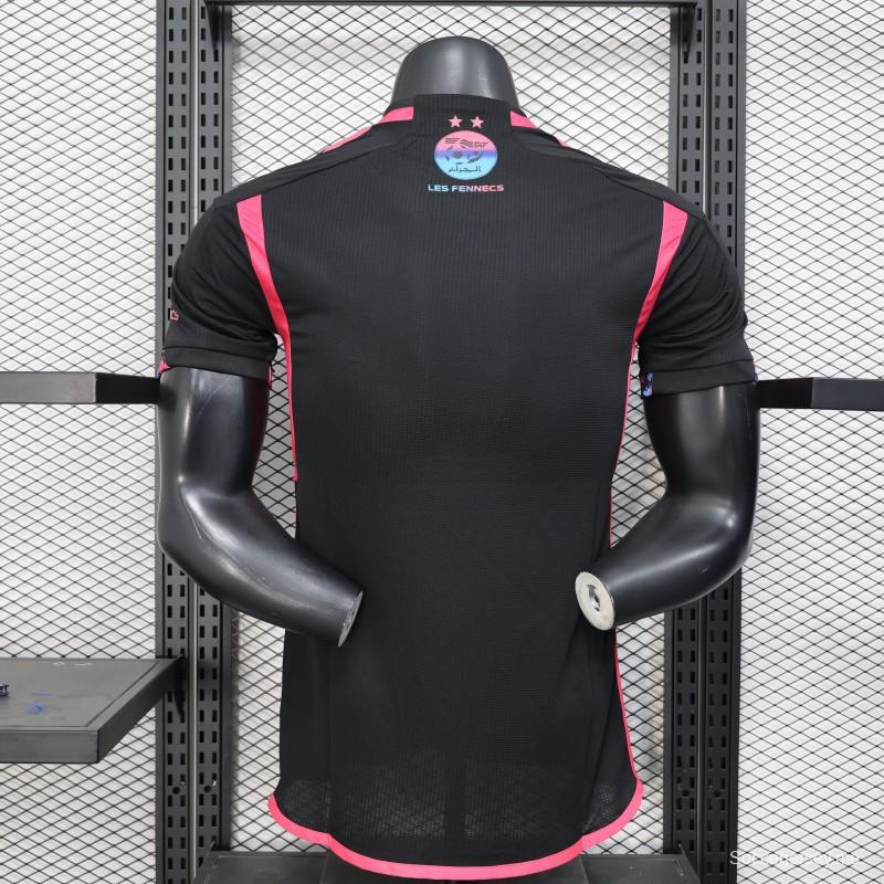 نسخة اللاعب 2025 قميص الجزائر أسود مع لمسات متدرجة الألوان 2025