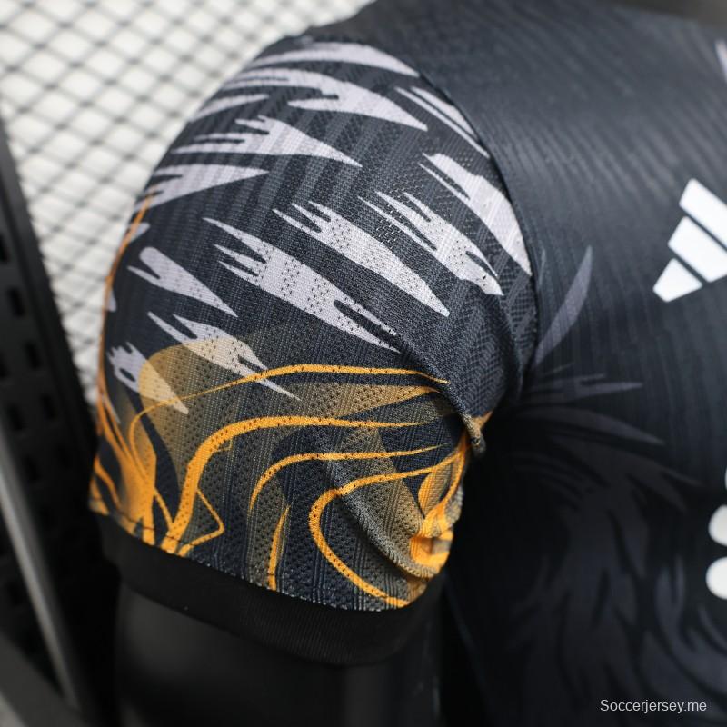 إصدار اللاعبين 25/26 قميص ليفربول رمادي غامق بنقشة العنقاء الذهبية