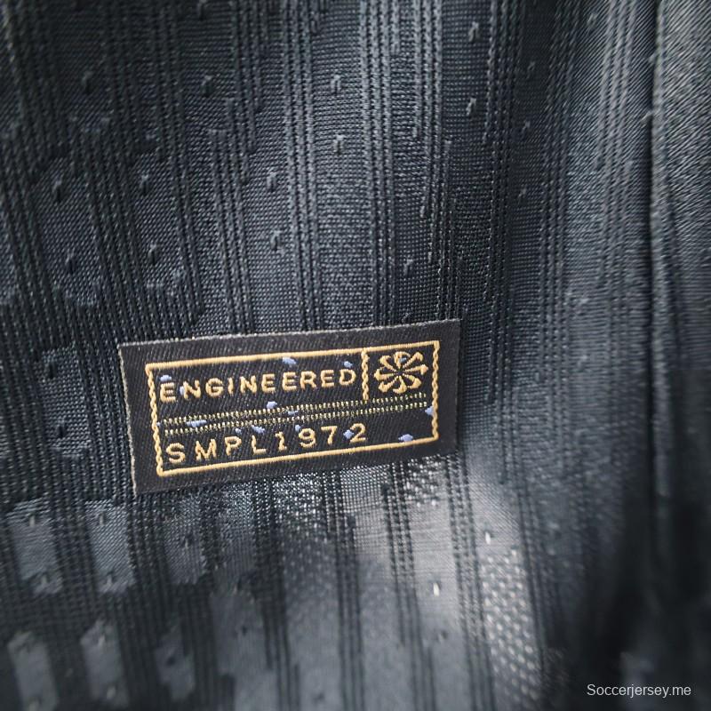 إصدار اللاعب 25/26 قميص حارس مرمى باريس سان جيرمان الأسود