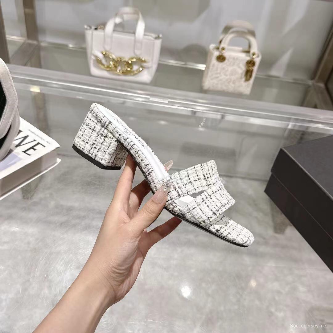 2025 Women Chanel White Black Tweed Slippers LY00280