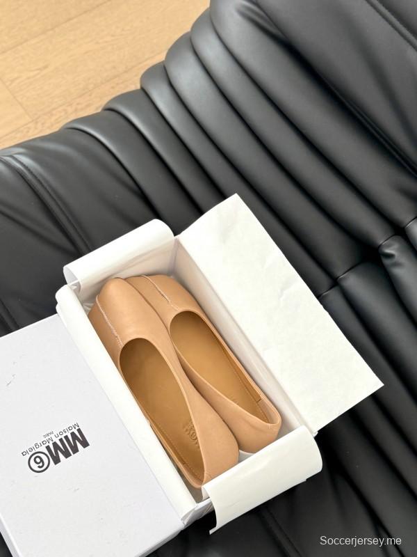 2025 Women MM6 Beige Leather Ballet Flat KFY00280