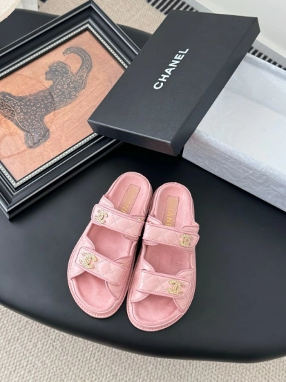 2025 Women Chanel Pink Leather Sandals LY00310