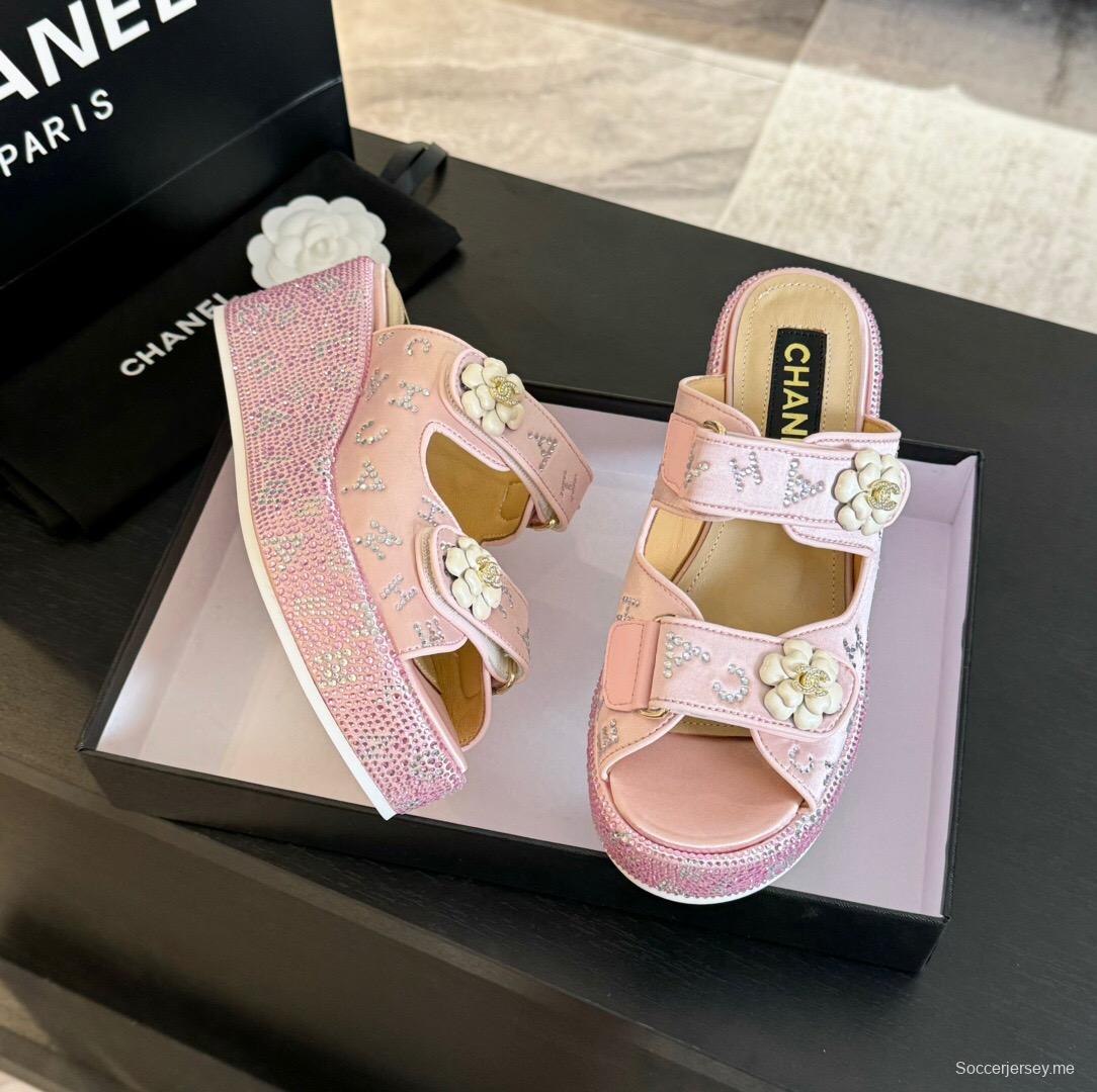 2025 Slippers Chanel Pink Leather Wedge Sandals LY00330