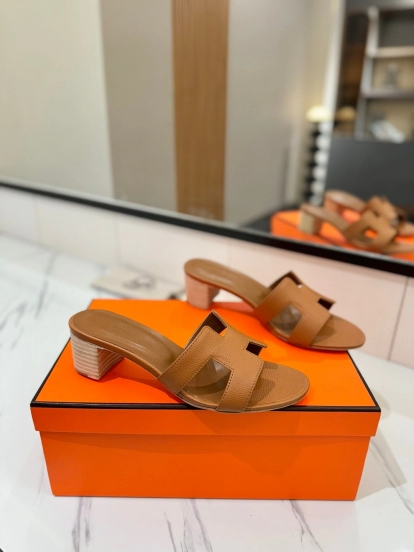 2025 Women Hermès Tan Leather Sandals