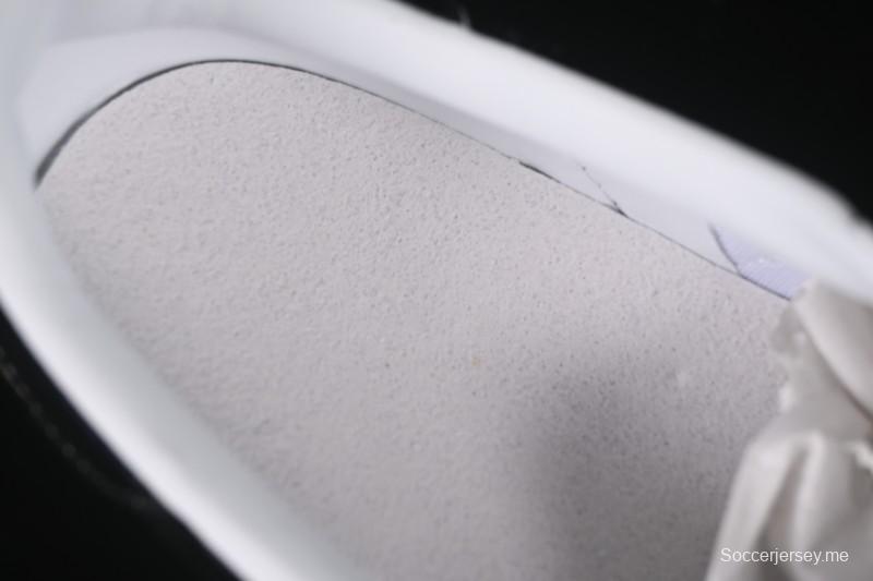 حذاء التزلج المنخفض المقاوم للانزلاق والمقاوم للاهتراء من أديداس أوريجينالز جازيل إندور ريترو - JQ8124