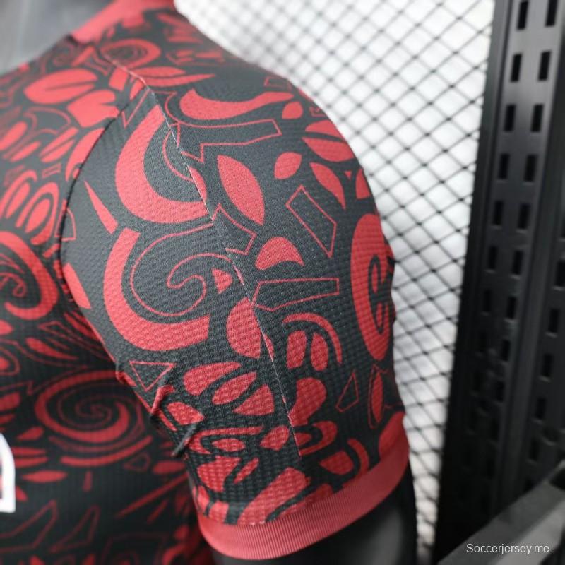 إصدار اللاعب 25/26 قميص أحمر بنقشة زهور تقليدية مع قميص بنقشة زهور تقليدية