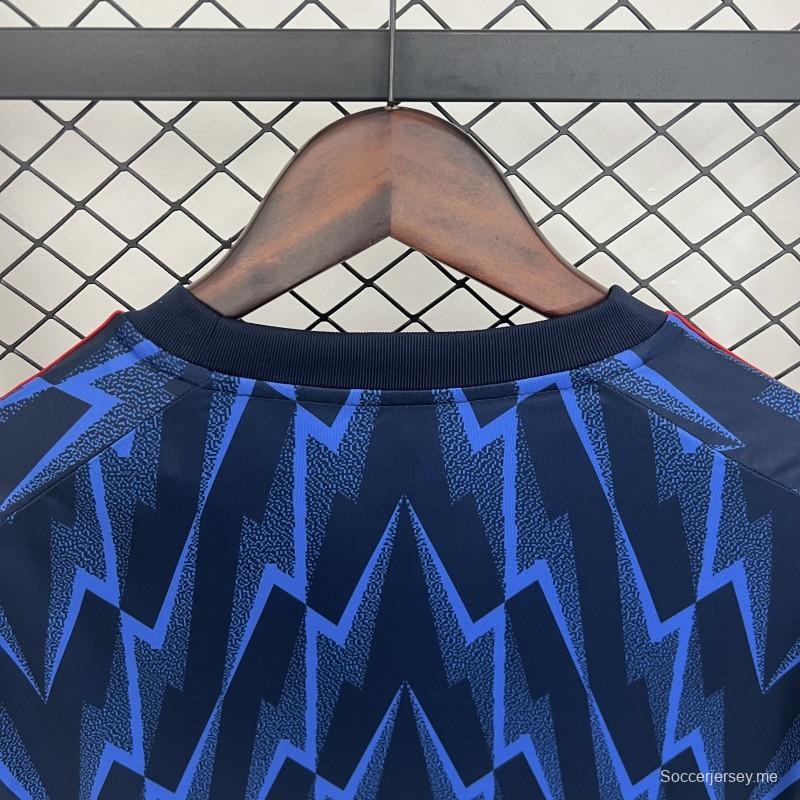 25/26 قميص أرسنال خارج ملعبه