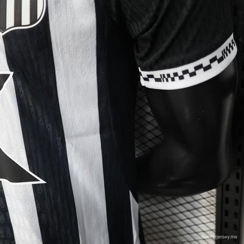 إصدار اللاعب 25/26 قميص سانتوس خارج الملعب مع رعاة كاملين