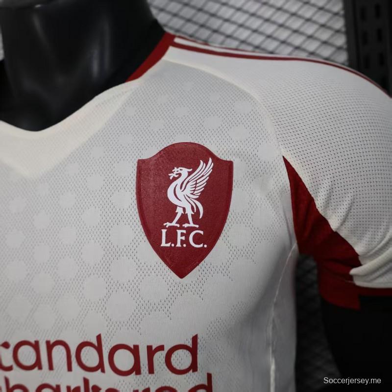 إصدار اللاعب 25/26 قميص ليفربول خارج أرضه