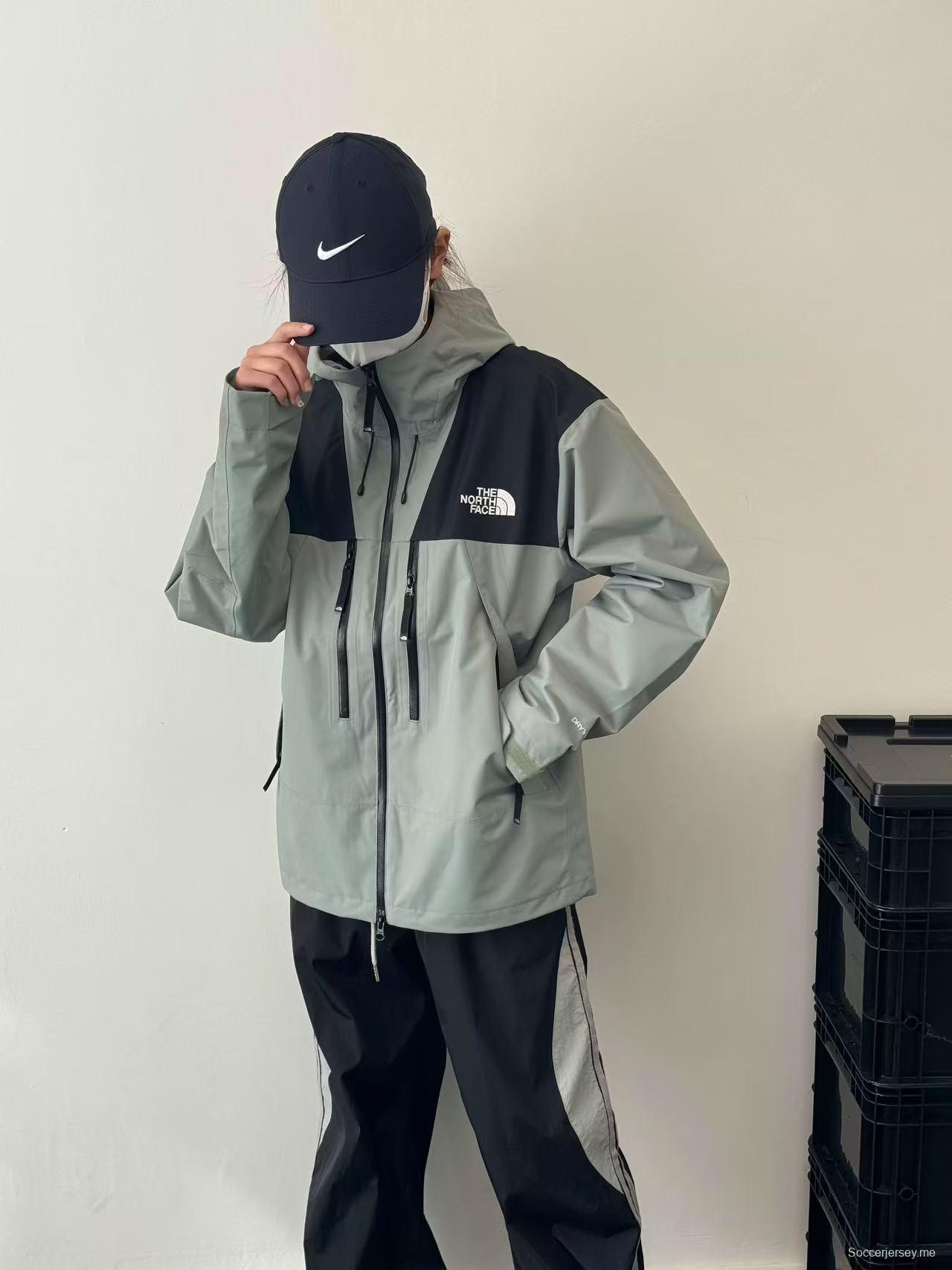 2025 جاكيت ذا نورث فيس ذا نورث فيس سلسلة سترات ذا سميت التقنية - كريمي/أسود ملون بتصميم مزدوج السحاب