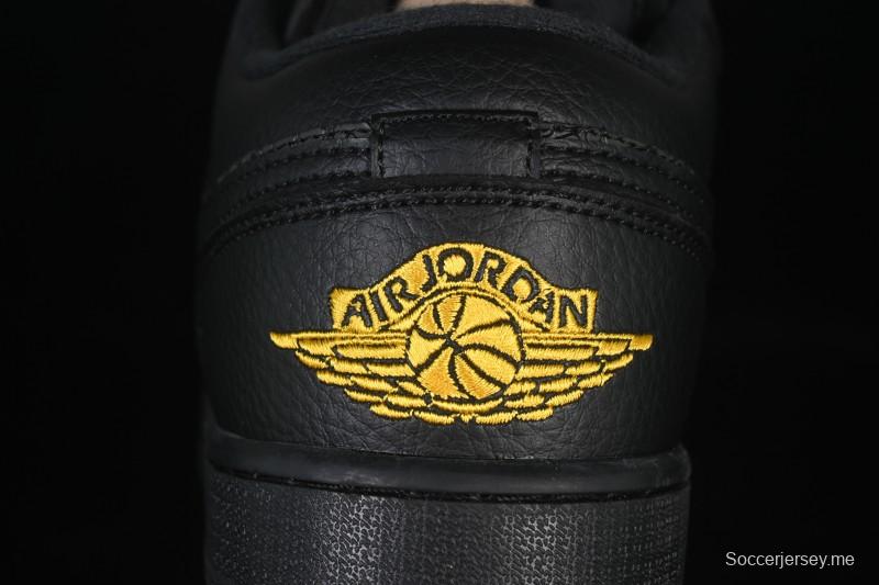 حذاء نايك اير جوردان 1 لاو بطبعة الفيل من نايك - IM6568-010