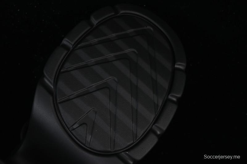 حذاء الجري الرياضي الكاجوال GG-CC من أديداس - G25X5038A