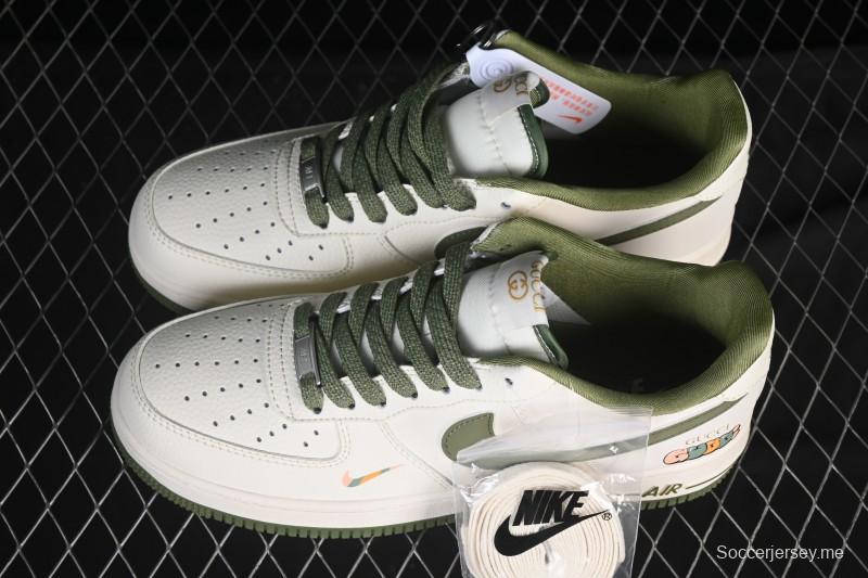 حذاء نايك اير فورس 1'07 المنخفض من نايك اير فورس 1'07 بالتعاون مع غوتشي باللون الأخضر العسكري متعدد الألوان - XX3168-211