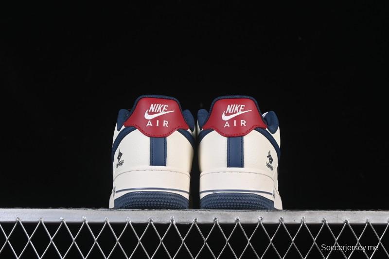 حذاء رياضي نايك اير فورس 1'07 منخفض كاجوال مع وسادة هوائية كاملة الطول - XD2588-604