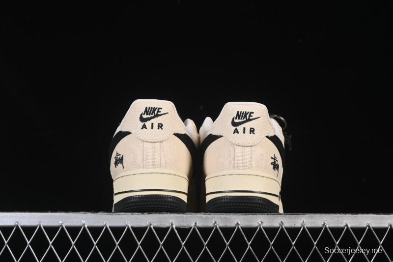 حذاء نايك اير فورس 1 '07 منخفض من نايك اير فورس 1 '07 ستوسي كولابوريشن باللون البيج أسود كانفاس كاجوال - XX3168-155