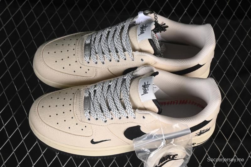 حذاء نايك اير فورس 1 '07 منخفض من نايك اير فورس 1 '07 ستوسي كولابوريشن باللون البيج أسود كانفاس كاجوال - XX3168-155