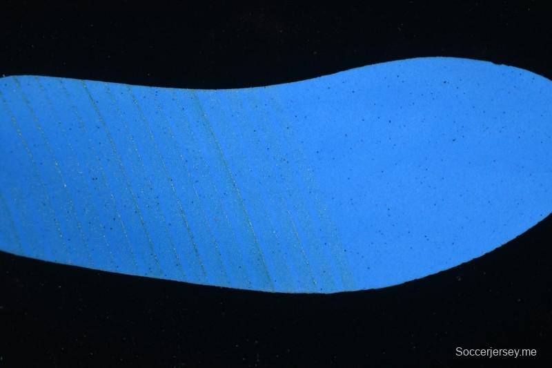 حذاء نايك اير جوردان 1 ريترو ميد ريترو من نايك اير جوردان 1 ريترو أزرق دنيم كاجوال - HQ2005-100