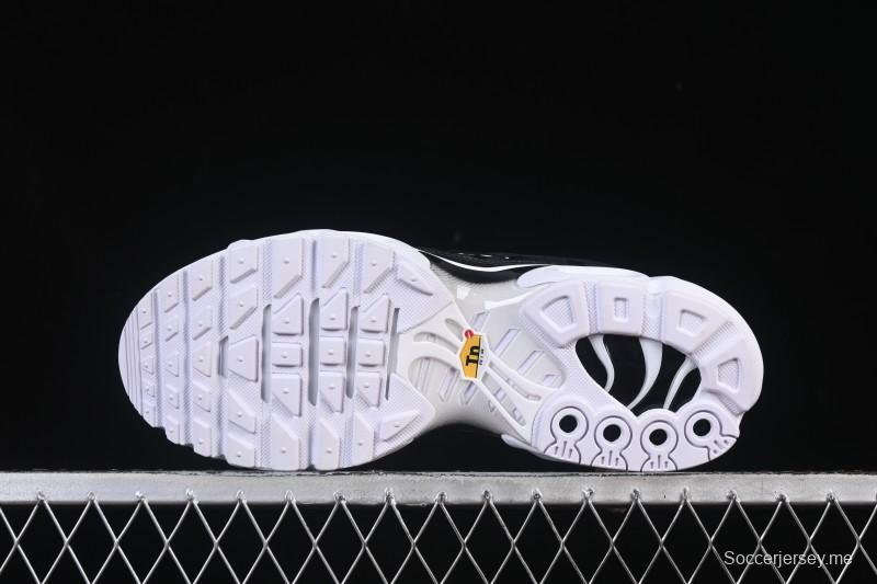 حذاء الجري اير ماكس بلس ريترو من نايك بتقنية الوسادة الهوائية - DM2362-001