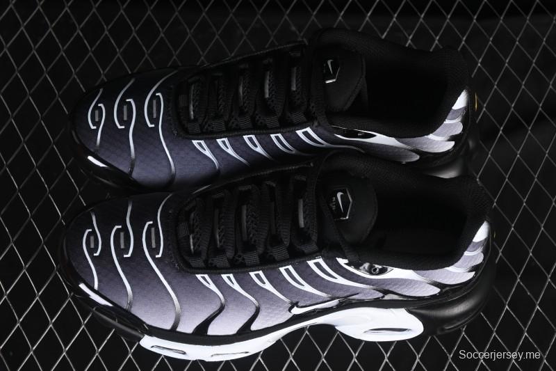 حذاء الجري اير ماكس بلس ريترو من نايك بتقنية الوسائد الهوائية - DM0032-003