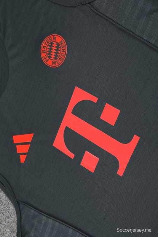 25/26 بايرن ميونيخ بايرن ميونيخ قميص بأكمام قصيرة أسود + شورت قصير الأكمام