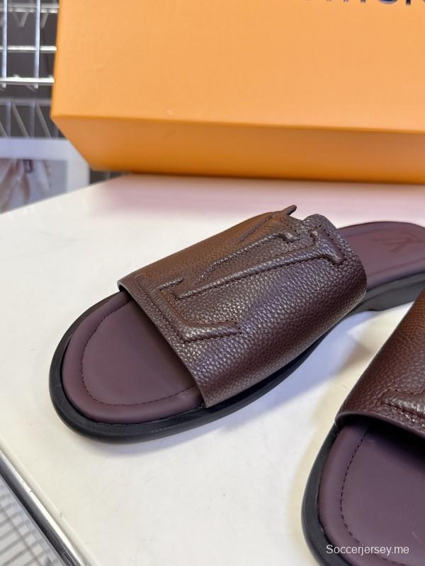 صندل سلسلة فينس من لويس فويتون بنقشة مونوغرام وحزام قابل للتعديل - KFY00220